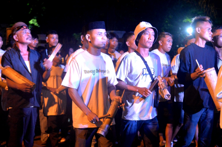 TRADISI BANGUN SAHUR