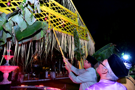 TRADISI MALAM TUMBILOTOHE