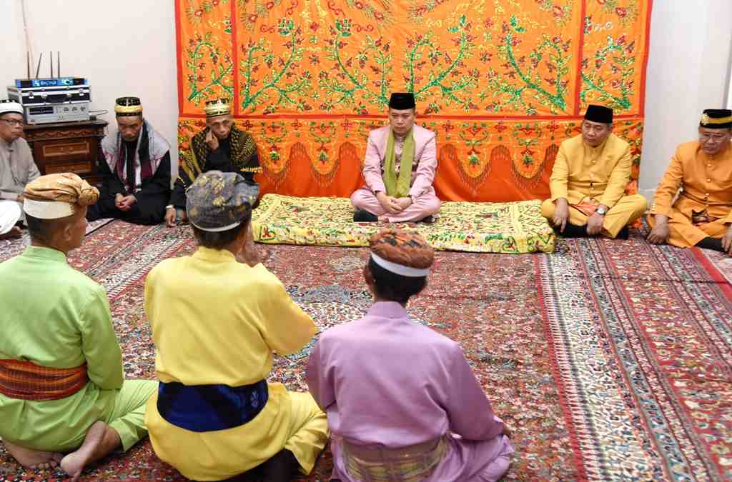 UPACARA ADAT MOLOOPU