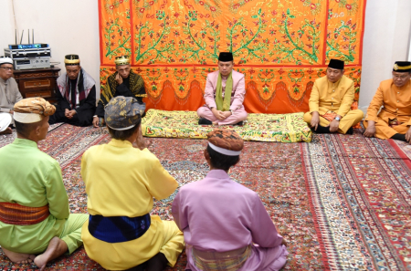 UPACARA ADAT MOLOOPU