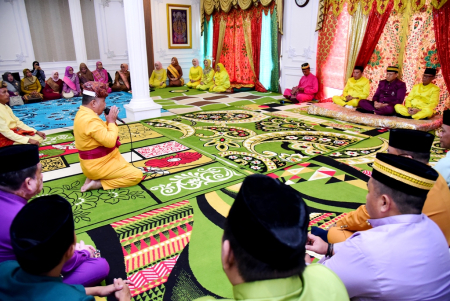 UPACARA ADAT MOPOTILOLO