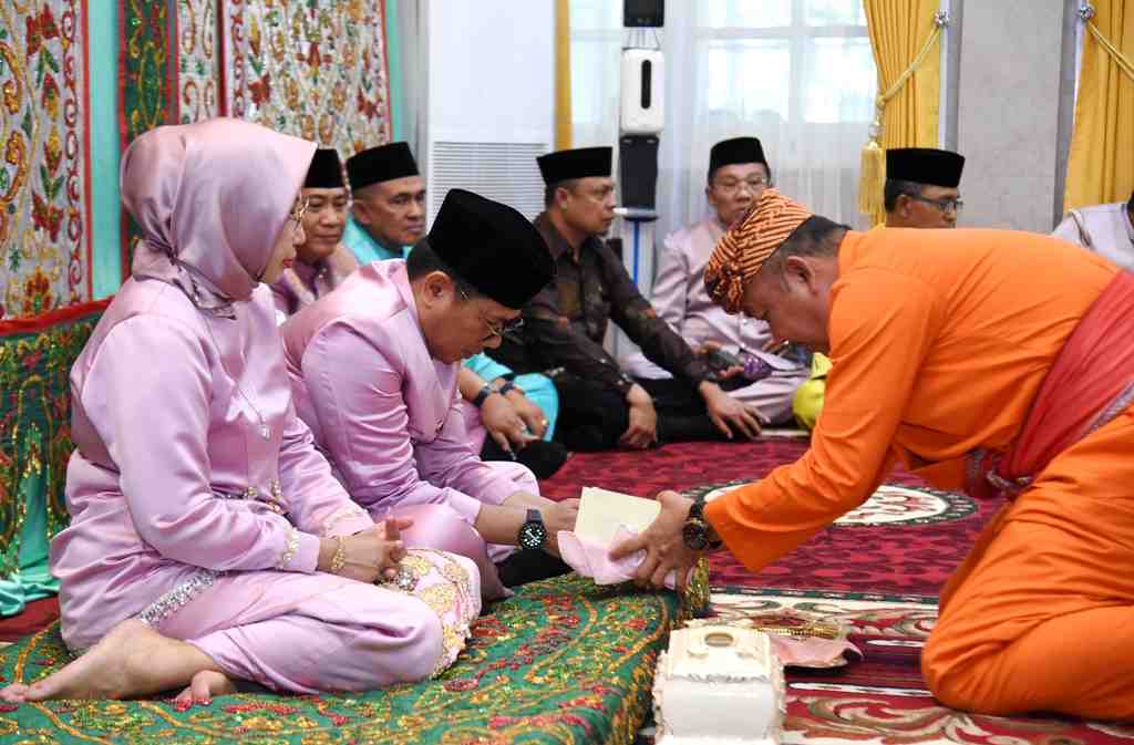 UPACARA ADAT MOPOTOLUNGO