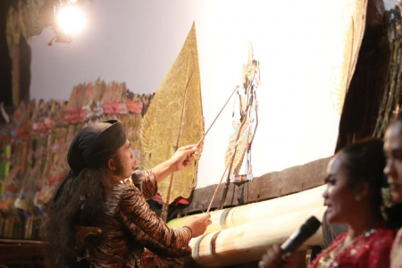 WAYANG KULIT LAKON WAHYU MANIKMOYO