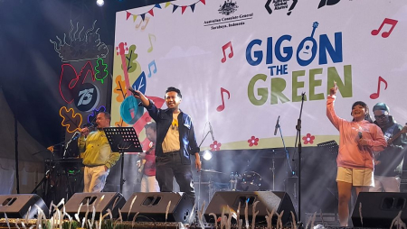 FESTIVAL GIG IN THE GREEN