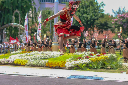 GERAKAN MELONCAT REOG SURABAYA