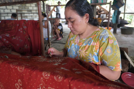 PERAJIN BATIK GEDOG