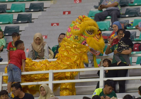 BARONGSAI MENYAPA SUPORTER