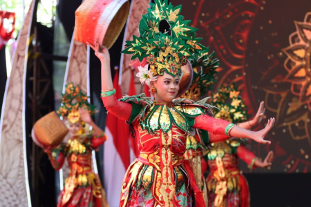 TARI PESONA JAMUS