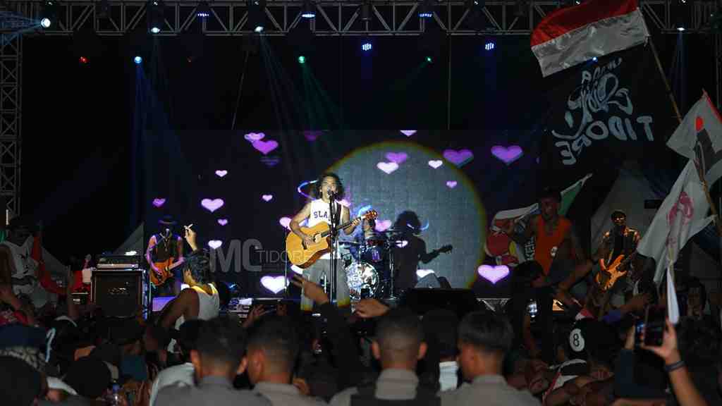 KONSER MUSIK SLANK