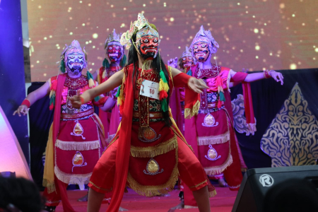 PERTUNJUKAN TARI PESTA KAMPUNG TEMATIK 