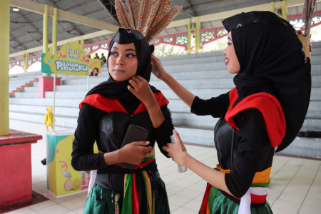 PERSIAPAN LOMBA TARI KREASI