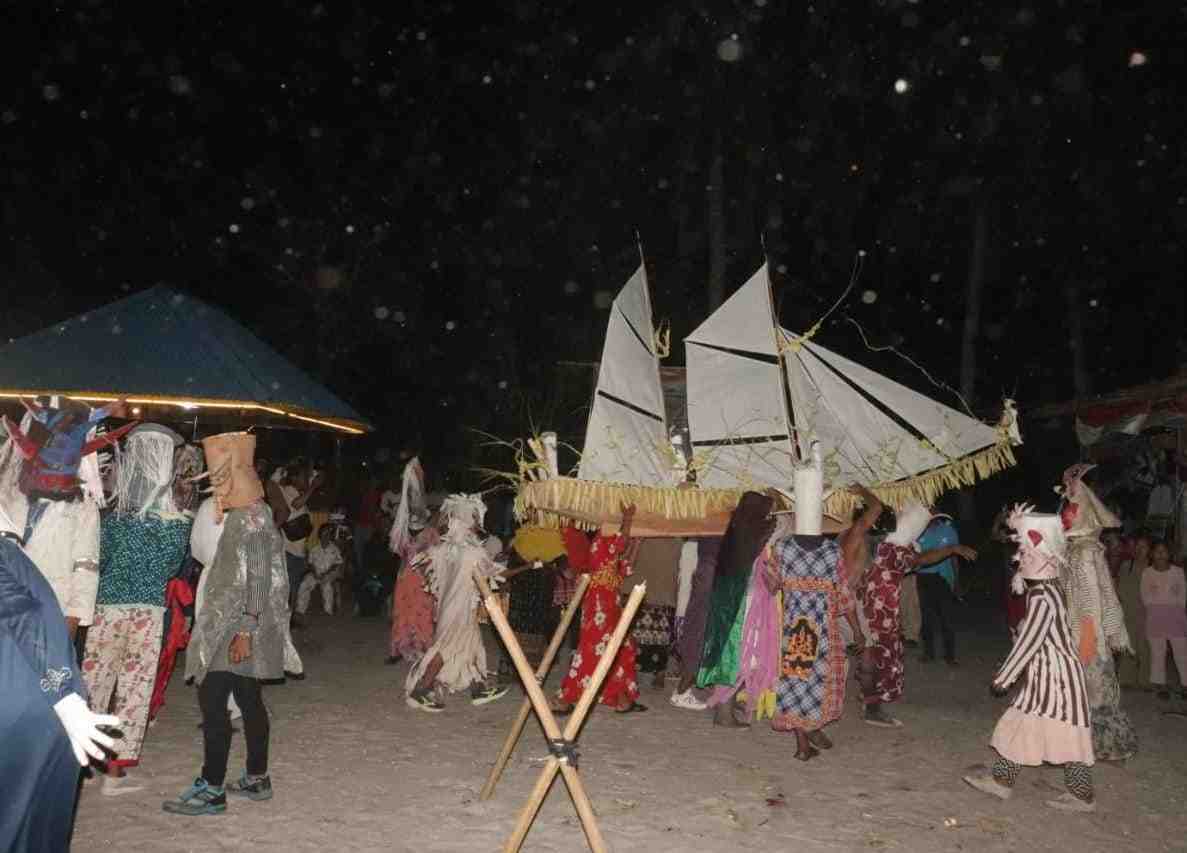 RITUAL SEMAH LAUT di KEPULAUAN KARIMATA