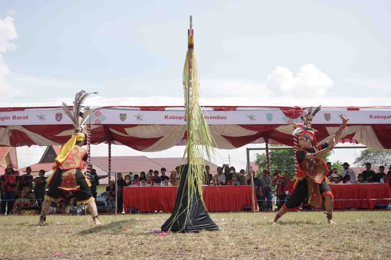 LAWANG SAKEPENG