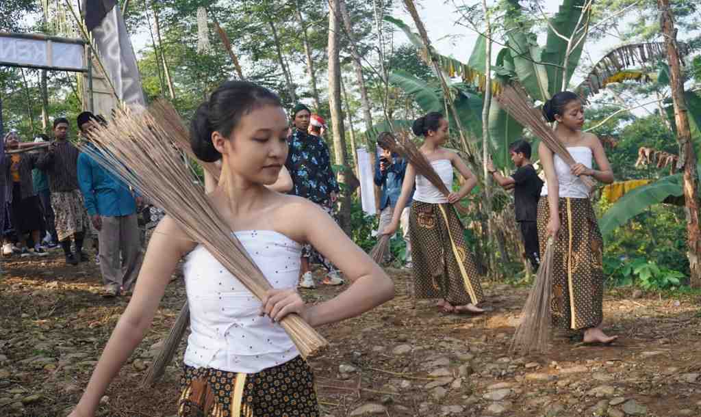 TARI SAPU LIDI