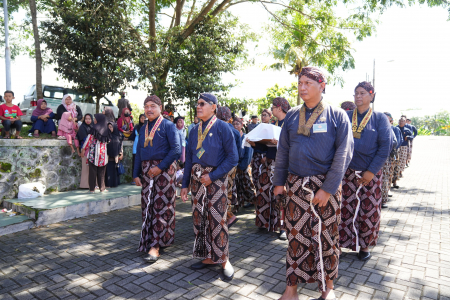 UBORAMPE LABUHAN MERAPI