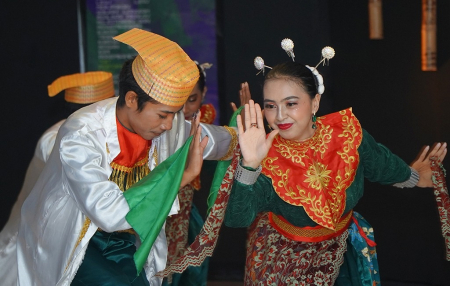 TARI YON BOLO