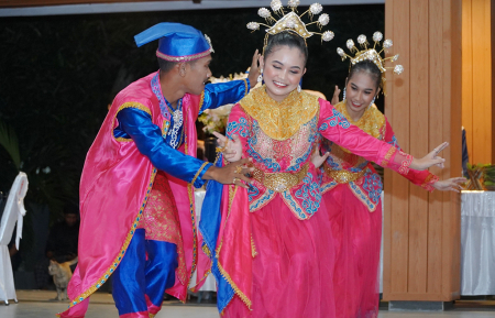 TARI LALAYON