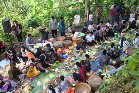 TRADISI NYADRAN PERDAMAIAN DI TEMANGGUNG