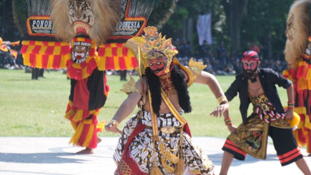 KESENIAN REOG PONOROGO