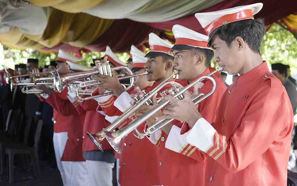 TIUP TEROMPET IRINGI LAGU HYMNE TIDORE