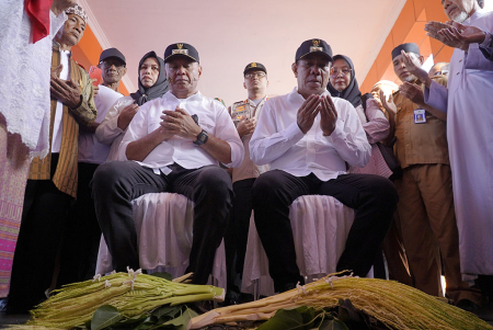PEMBACAAN DOA SELAMAT 