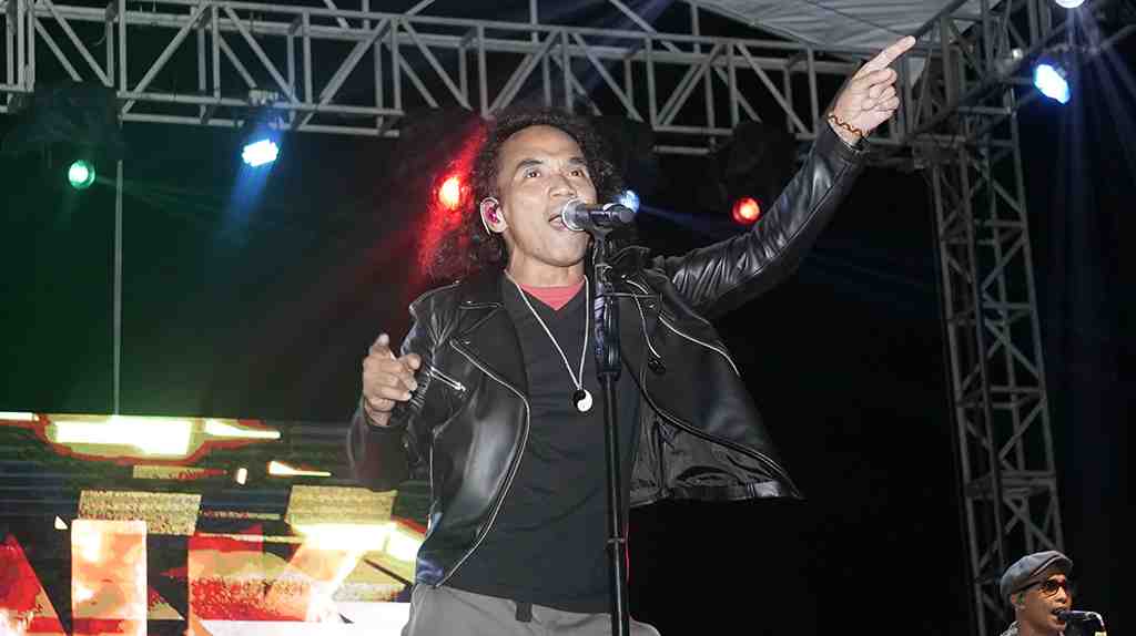 KONSER MUSIK SLANK