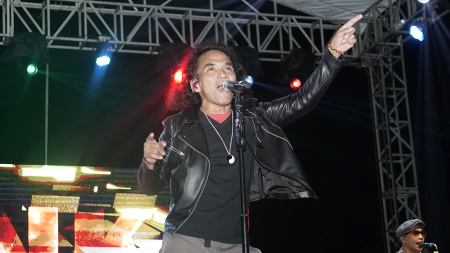 KONSER MUSIK SLANK