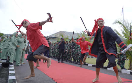 TARI KAPITA SAMBUT PANGDAM XV/PATIMURA 
