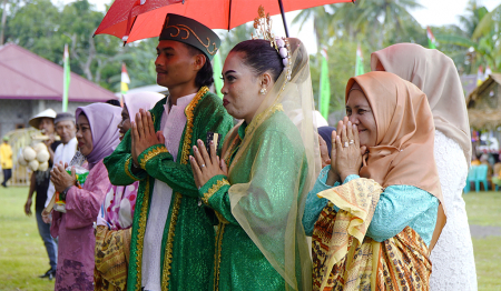 KARNAVAL BUDAYA HUT KE-16 KELURAHAN AKELAMO