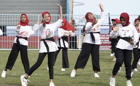 TARI KOLOSAL DANA-DANA