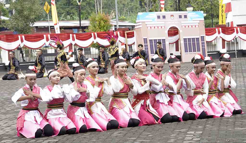 TARI SAMAN