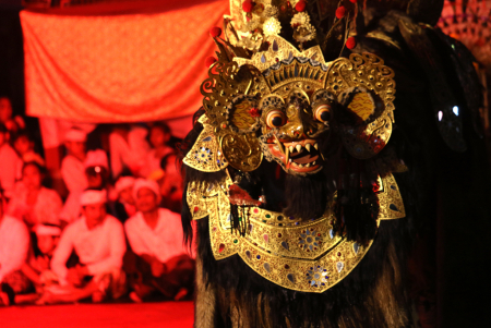 TARI BARONG