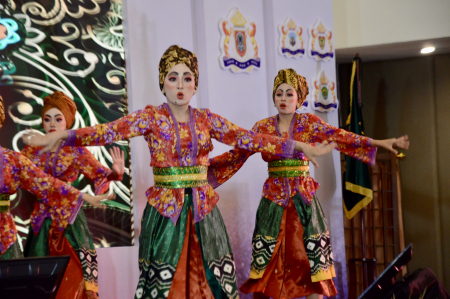 TARI TOPENG KREASI