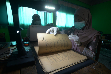 DIGITALISASI PENGARSIPAN KITAB KUNO DI BOYOLALI