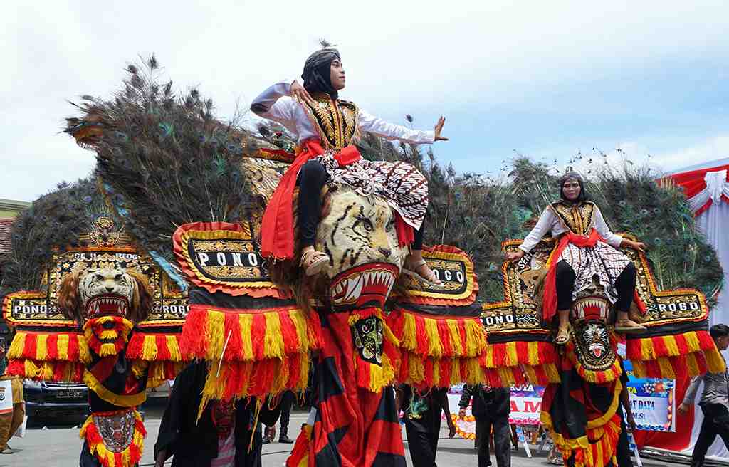 MELESTARIKAN BUDAYA NUSANTARA DI TANAH PAPUA