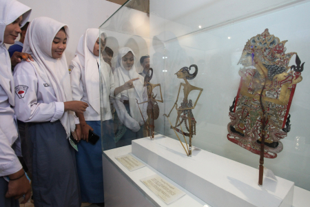 PAMERAN BERSAMA BERTEMA PERTIWI