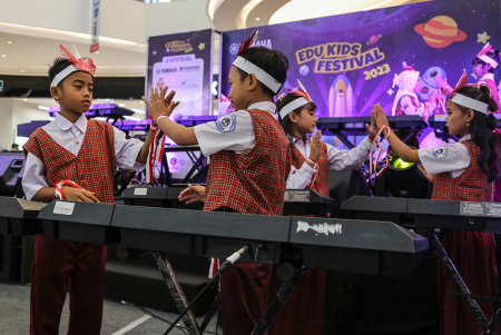 PERTUNJUKAN SENI MUSIK PELAJAR DI SEMARANG