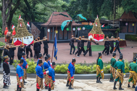 PUNCAK GREBEG SYAWAL DI SOLO SAFARI