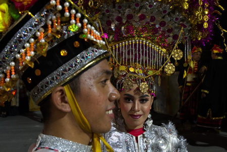 KARNAVAL TENUN SULTRA DI KENDARI