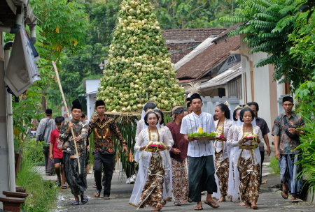 TRADISI GREBEG KUPAT DI MAGELANG