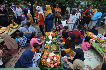 TRADISI KENDURI RUWAH ROSUL MENDAK