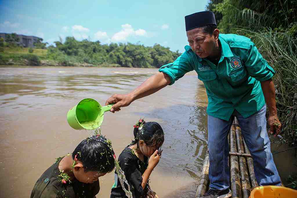 TRADISI PADUSAN JELANG RAMADHAN