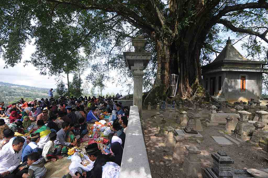 TRADISI SADRANAN JURANG JERO