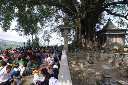 TRADISI SADRANAN JURANG JERO