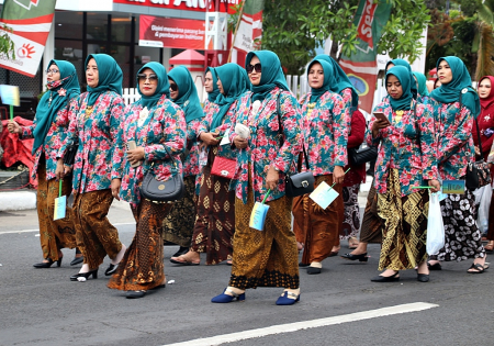 FESTIVAL BLORA BERKEBAYA
