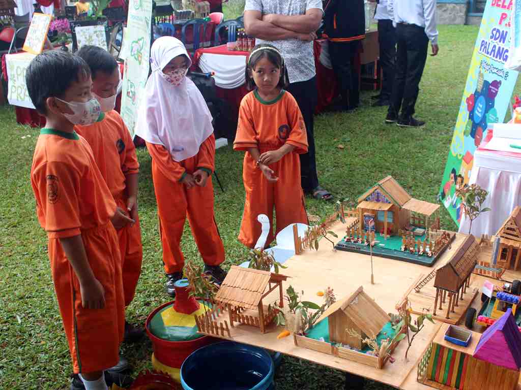 LIHAT MINIATUR RUMAH