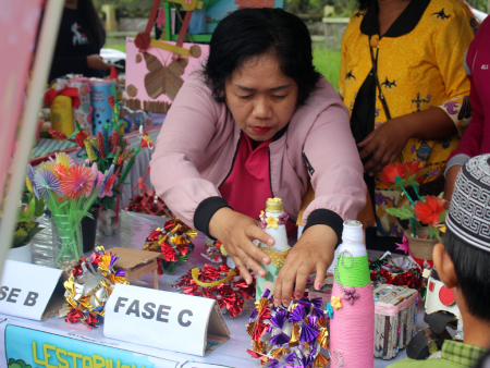 SUSUN KARYA KREATIVITAS SISWA