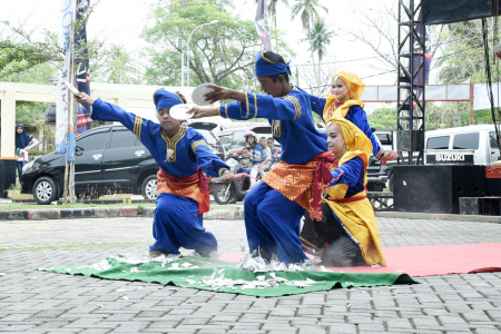 TARI PIRING 