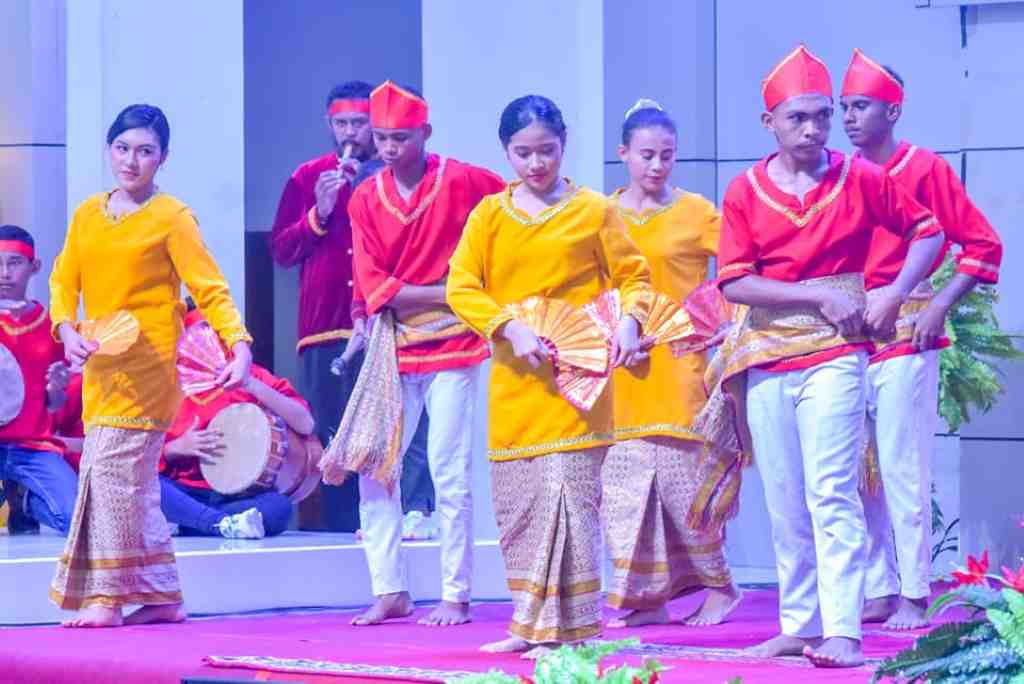 TARI KIPAS