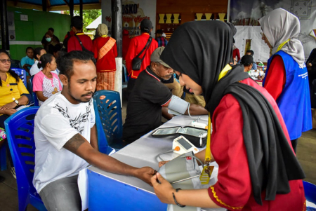 PELAYANAN KESEHATAN DI DESA DIAN DARAT